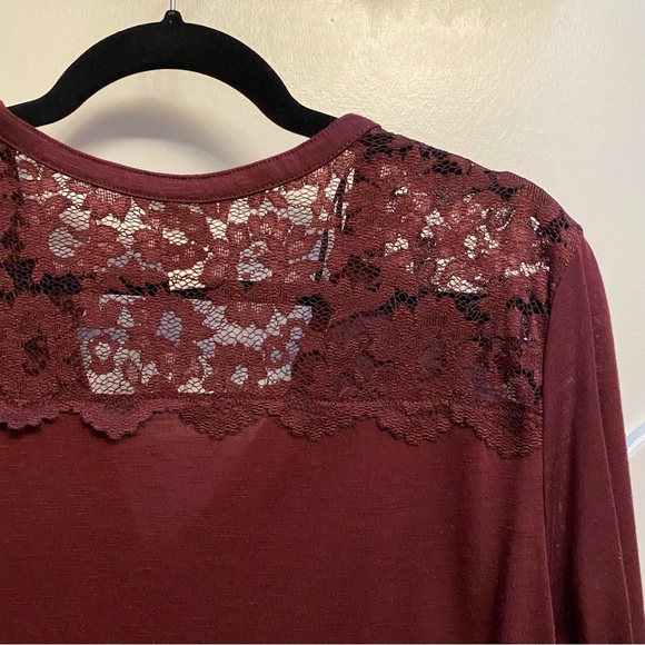 🖤5/$20 H&M Burgundy Lace Detail 3/4 Length Sleeve Top - Picture 7 of 7